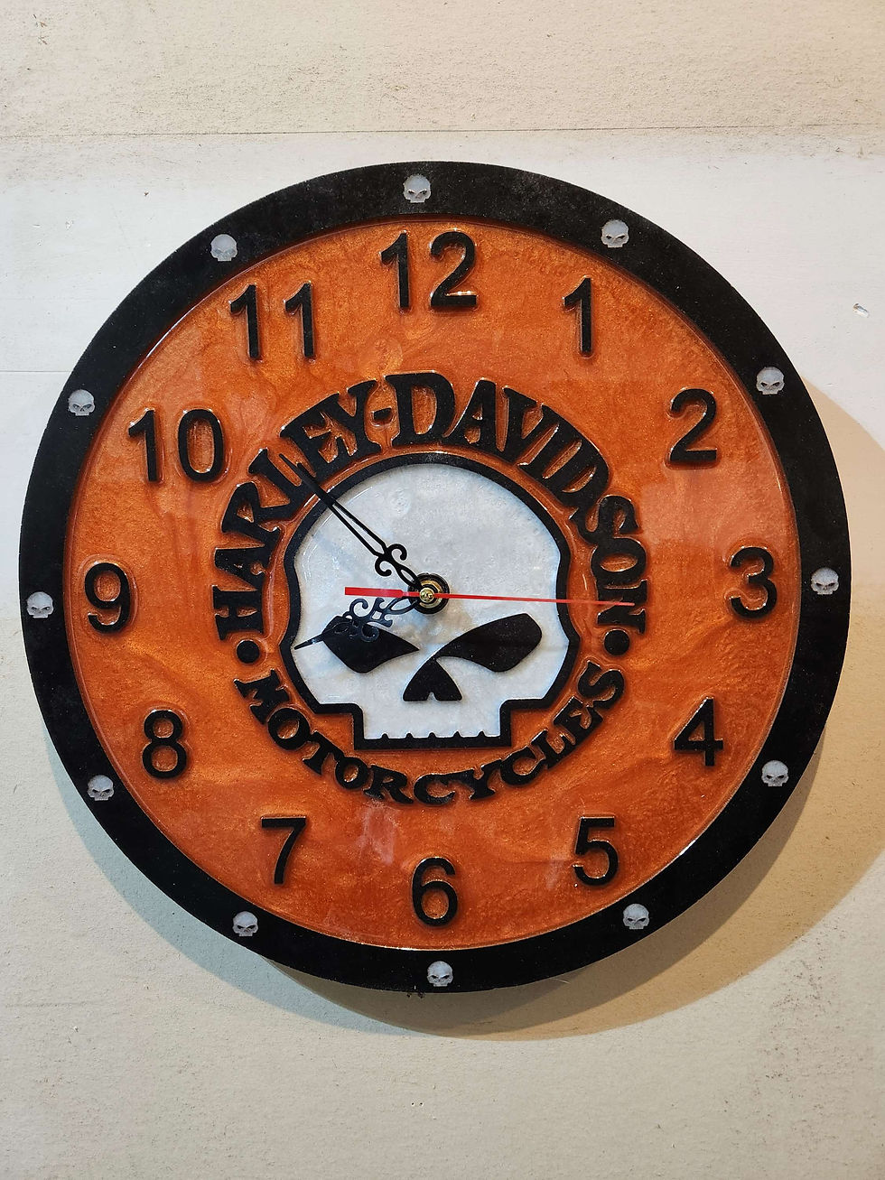 HD Willie G 2 color epoxy clock