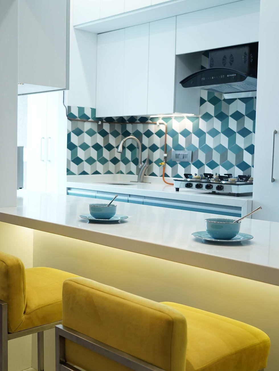 Modern contemporary open bar and kitchen top