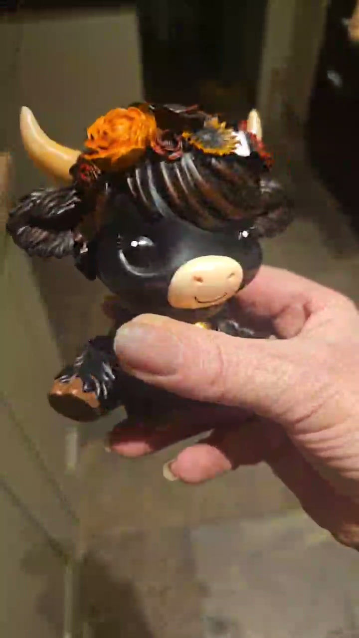 Thumbnail: Moo Crew - Dahlia 🐮 