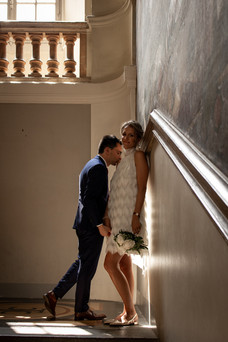Photographe de couple à la mairie en Occitanie