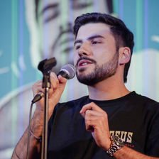 Cursos com formação certificada. Curso de stand-up comedy