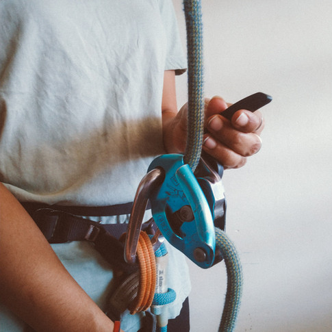 Rock sport climbing equipment Belay device Gri Gri brake assisted