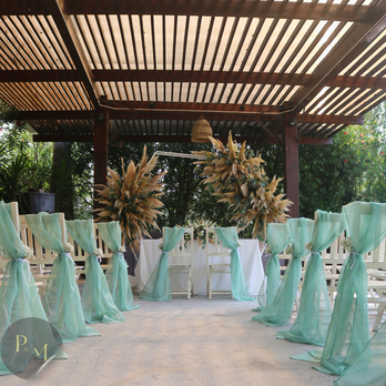 Cerimônia de casamento ao ar livre, decoração elegante