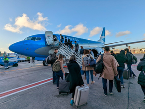 Aerolíneas Argentinas transportó más de 75.000 turistas extranjeros que llegaron al país en julio