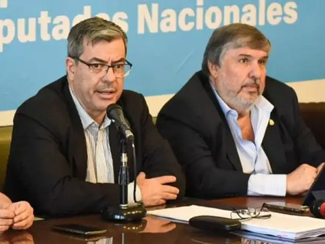 Martínez y Mayans activan gestiones para evitar la división de los bloques