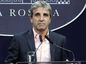 Pese a las críticas de Milei, el mercado sigue exigiendo un programa para salir del cepo cambiario