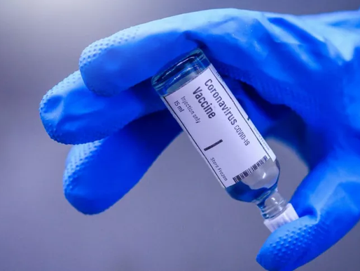 Por efectos adversos, suspenden las pruebas de la vacuna de Oxford para el covid19