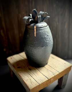 Pineapple Jar with Gold