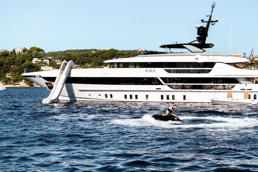 RMF luxury motor yacht anchored off the coast of the French Riviera with Navélia Yacht Charters