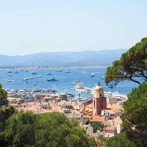 Comparison of yacht anchorages in Cannes and Saint-Tropez