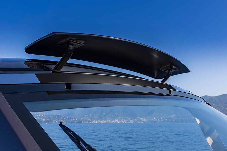 Roof and T-top detail of Invictus TT460 yacht with aerodynamic styling