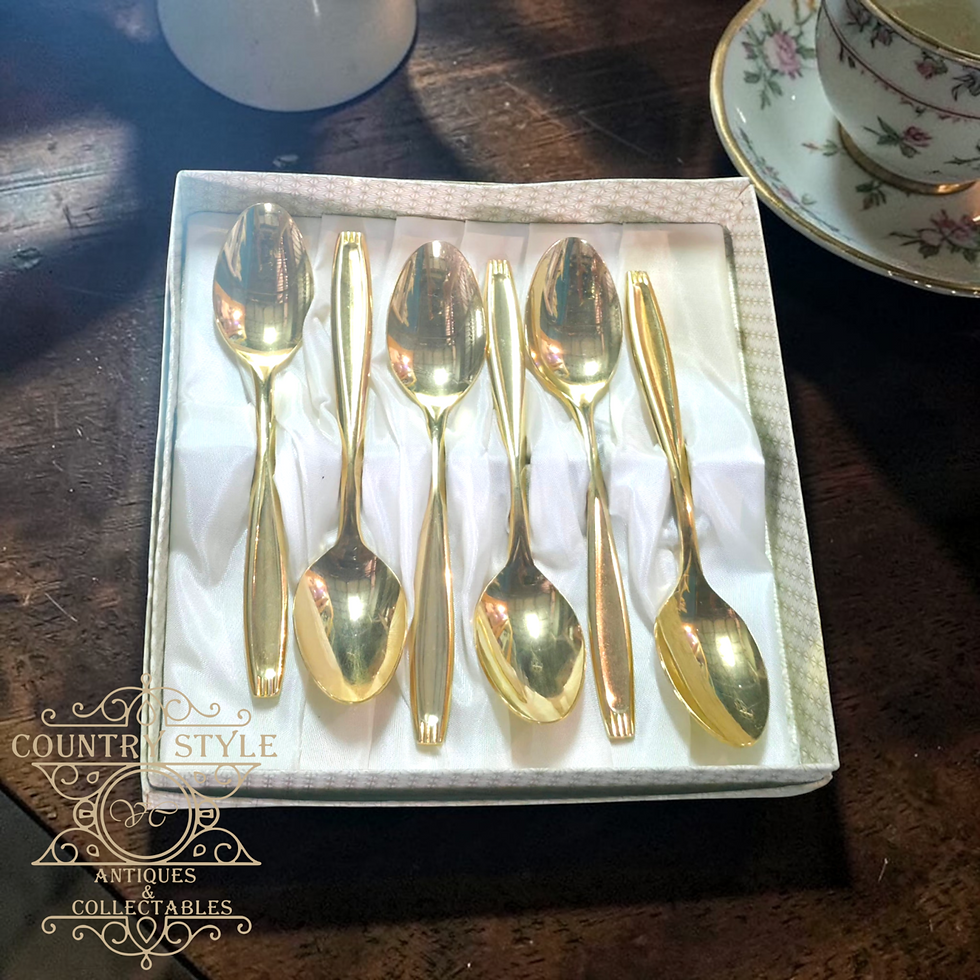 Thumbnail: Vintage Mid-Century Gold-Plated Teaspoon Set