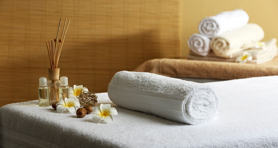 Massage-table-in-beauty-spa.jpg
