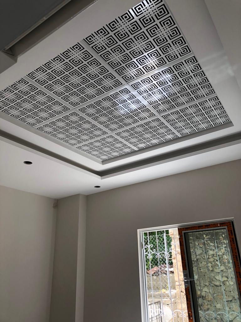 Küçük resim: LABIRENT (60x60) LAY-ON SISTEM (KOLI - 4,32 m²- 12 Adet)