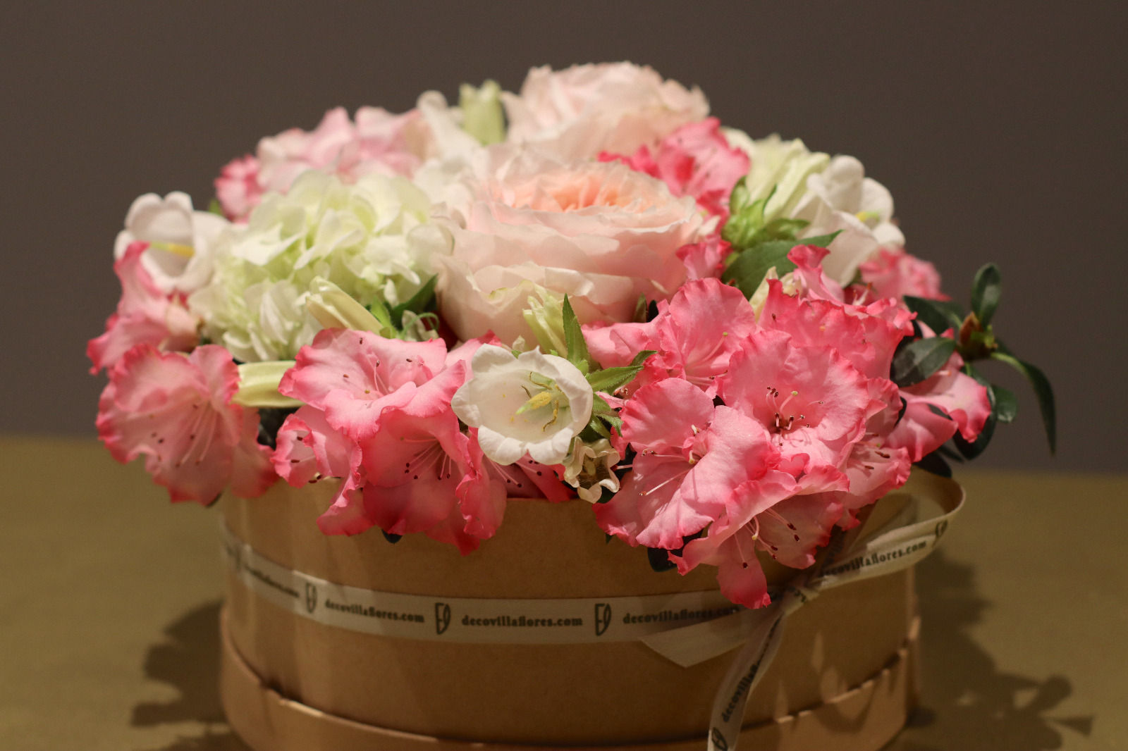 Caja "coquette" con flores