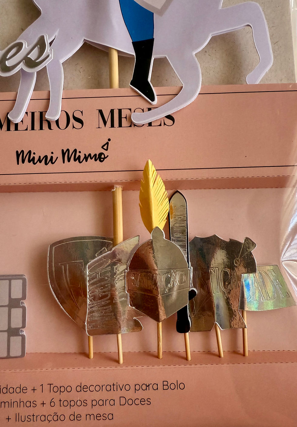 Miniatura: Primeiros Meses . Armadura de Deus