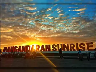 Sunrise atau Sunset? Dua Momen Terbaik yang Wajib Kamu Rasakan di Pangandaran