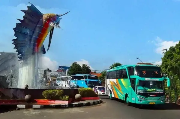 Ikon Patung Ikan Marlin Pangandaran. Sumber: Nurul winholiday