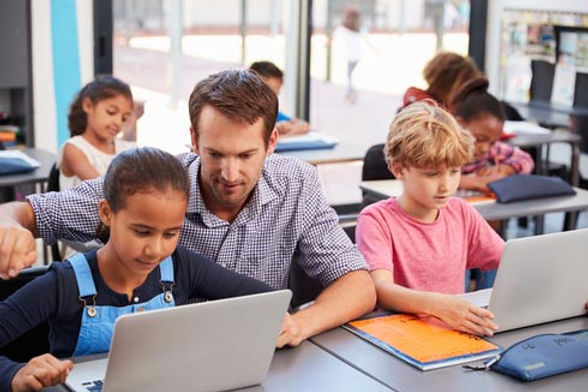 Versatile Students Why should we use Technology in Classrooms for the Students?