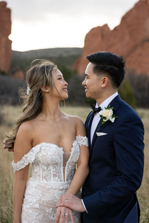 Garden of the Gods elopement wedding photographer