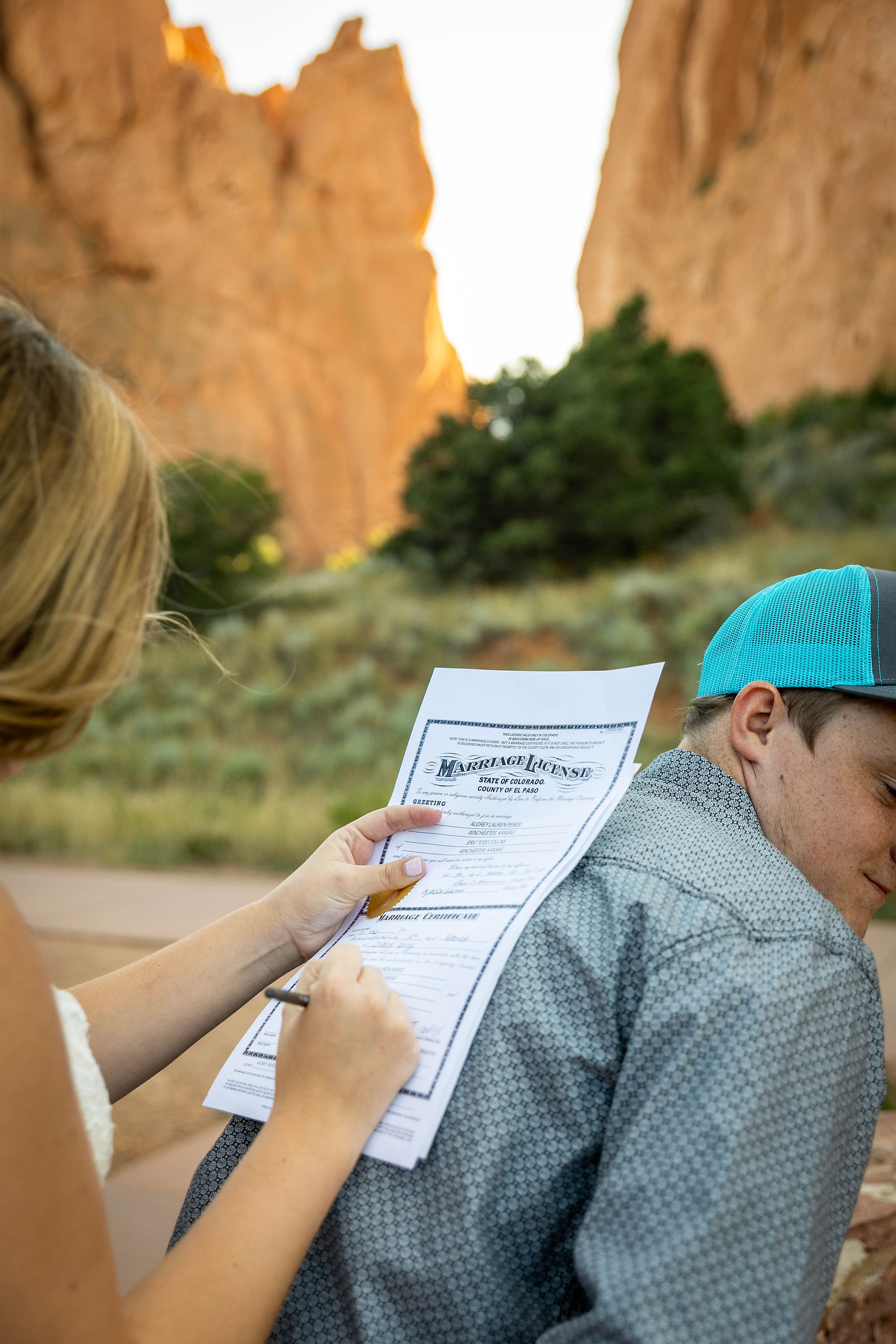 elopement photography at Garden of the Gods