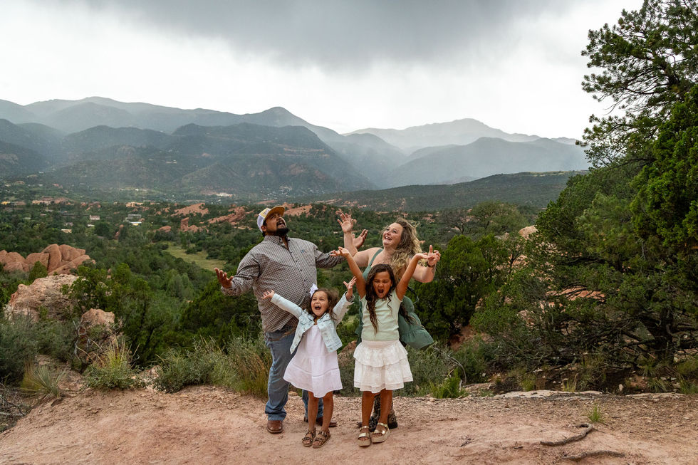 garden of the gods family session