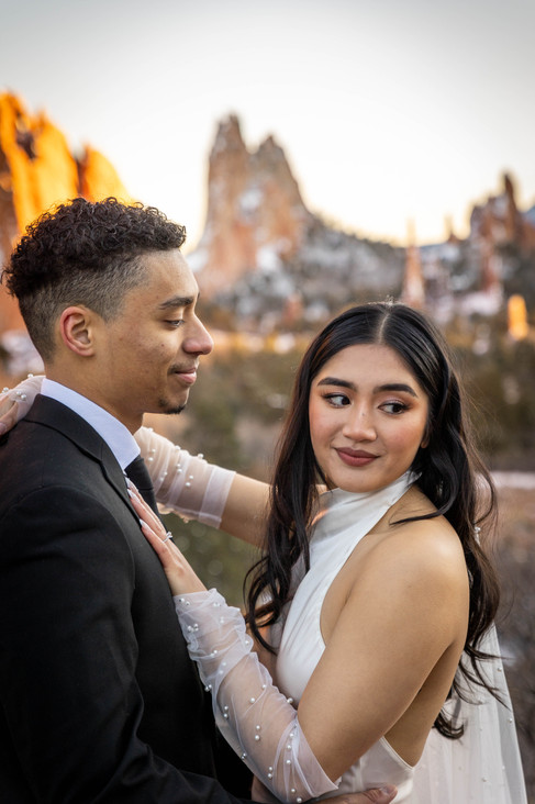 winter elopement at Garden of the Gods