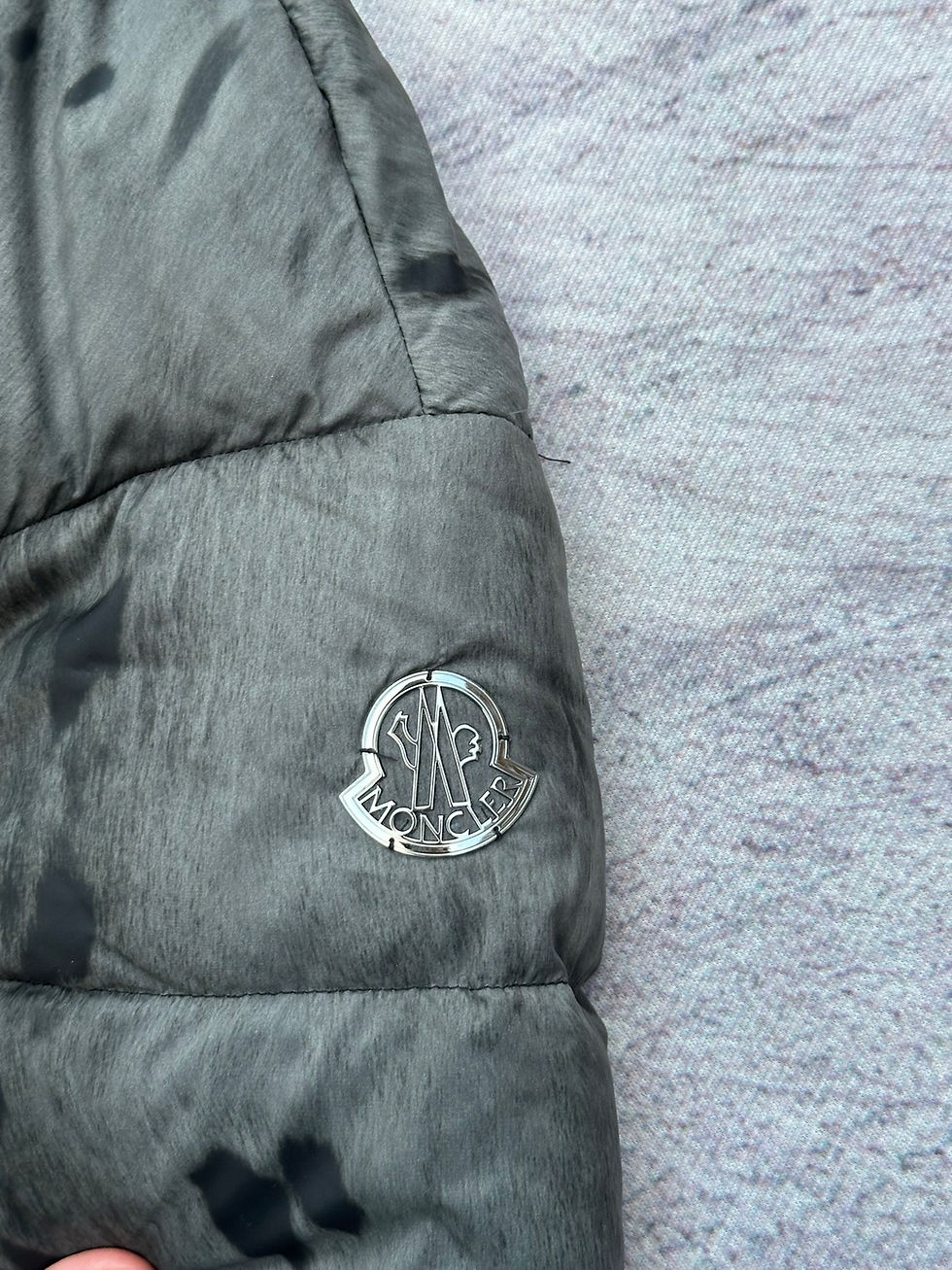 Miniatura: Moncler Peixi Puffer Jacket Gray Metal Logo Patch size 1