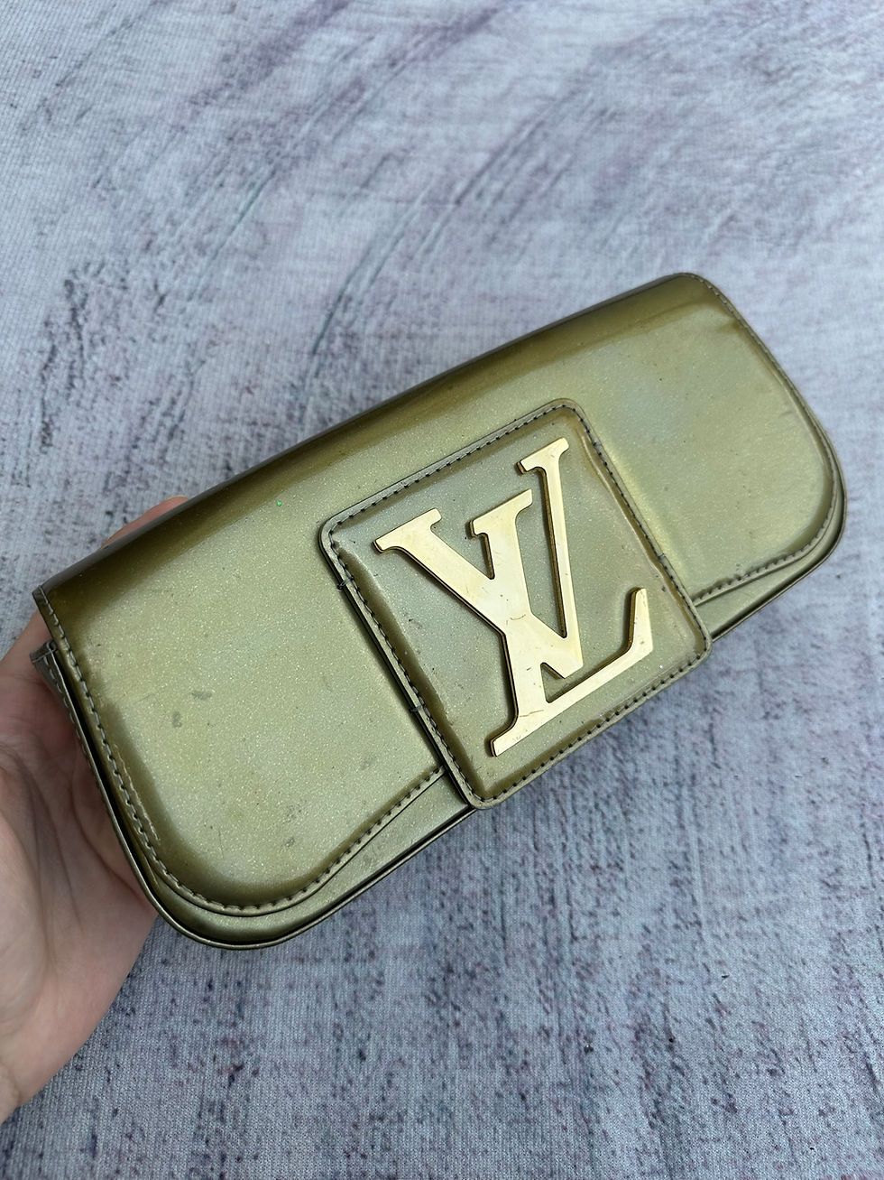 Thumbnail: Louis Vuitton Clutch Bag Green Patent Leather LV Initiales Buckle
