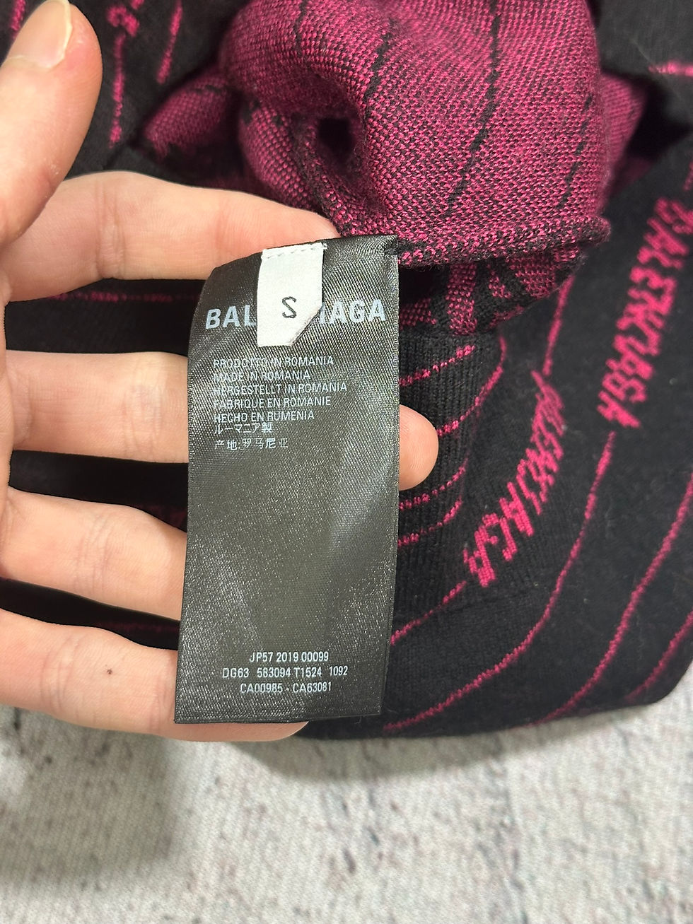 Miniatura: Balenciaga Sweater Diagonal Allover Logo Black and Pink Wool size S