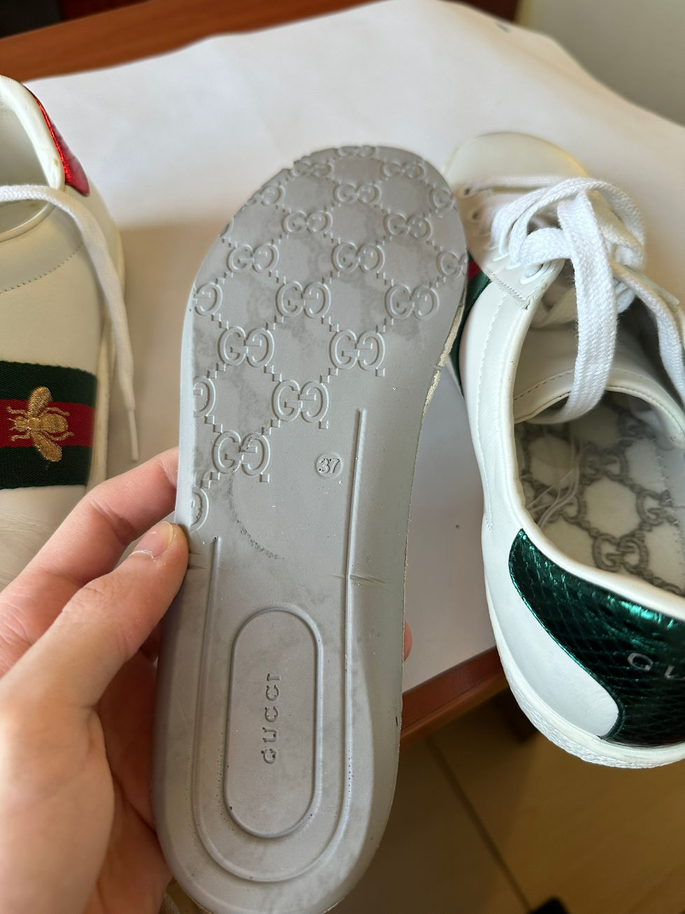 Thumbnail: Gucci Ace Sneakers Bees White Leather size 37IT