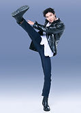 Entertainment-YSTARCHALLENGE-Profile-Black-costume-Long-Lee2.jpg