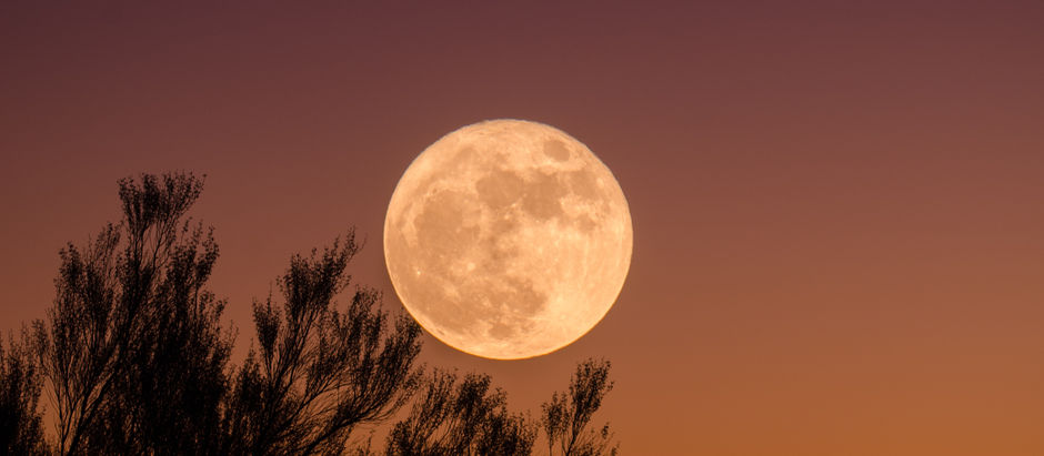 Full Moon Lunar Eclipse in Pisces