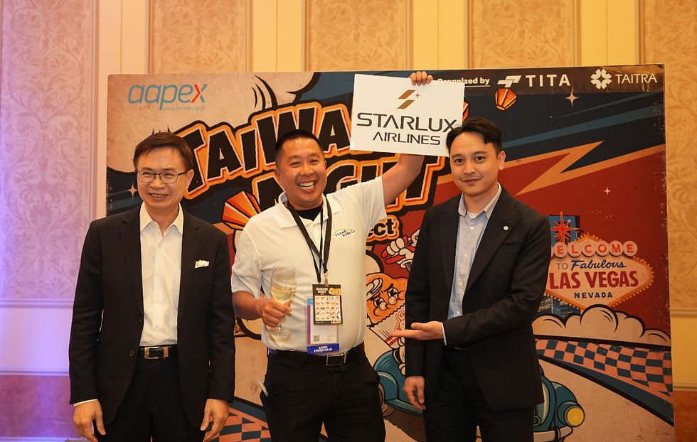 當晚的最大獎 — 星宇航空豪經艙機票兩張 — 成功抽出得主!這位幸運兒在鏡頭前難掩激動、露出興奮的表情,將全場氣氛推向了最高點,為晚宴留下一個高價值且難忘的結尾。