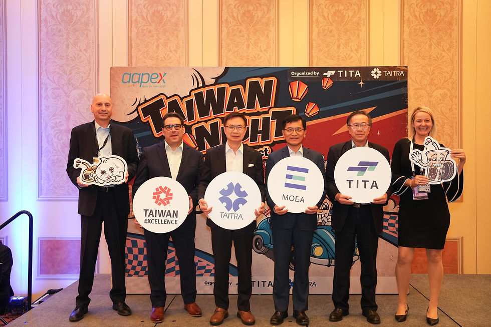 本次展會貴賓雲集,包括對外貿易發展協會黃志芳董事長、經濟部何晉滄政務次長,以及美國汽修協會副總裁 Mark Bogdansky 等皆親臨現場 。