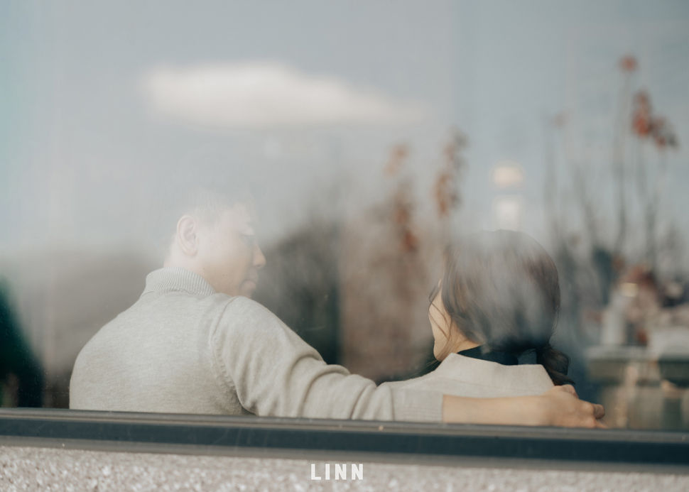  Home stay wedding couple reflection mirror