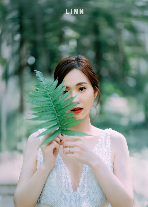 惠蓀林場婚紗落葉遮眼唯美光影 Huisun Forest wedding bride with leaf over eye