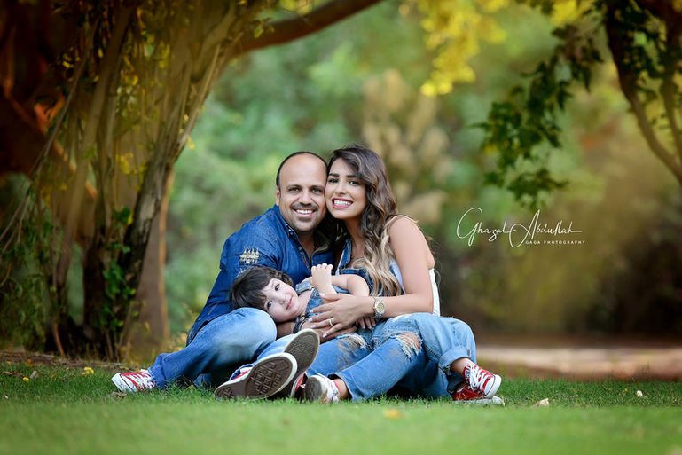 Newborn Photography, Cake smash Photography, Maternity Photography, Flying Dress Photoshoot, Family Photography, Dubai Photography, Photo studio, Christmas Photoshoot, Christmas Photography, Christmas mini