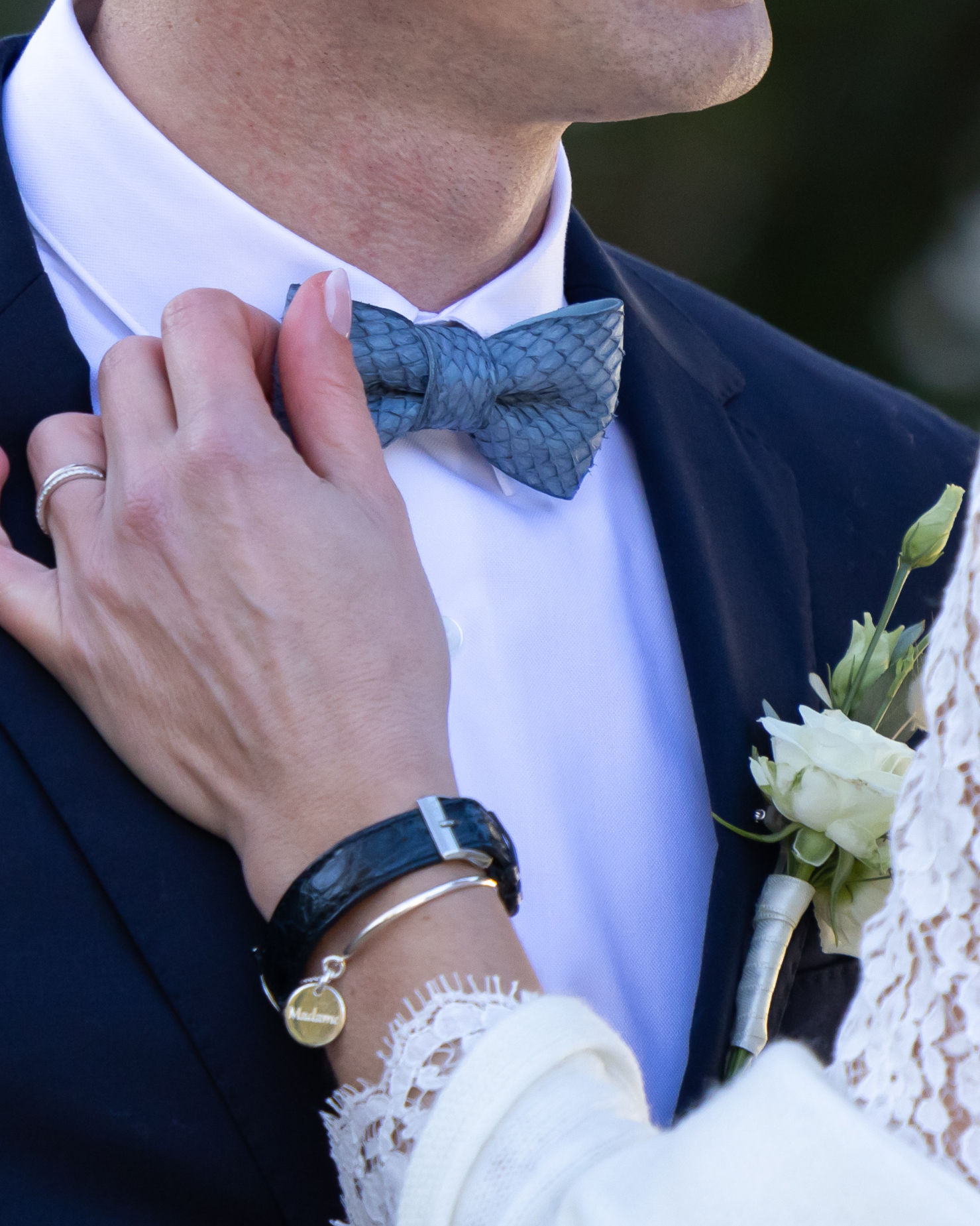 NOEUD PAPILLON EN CUIR MARIN