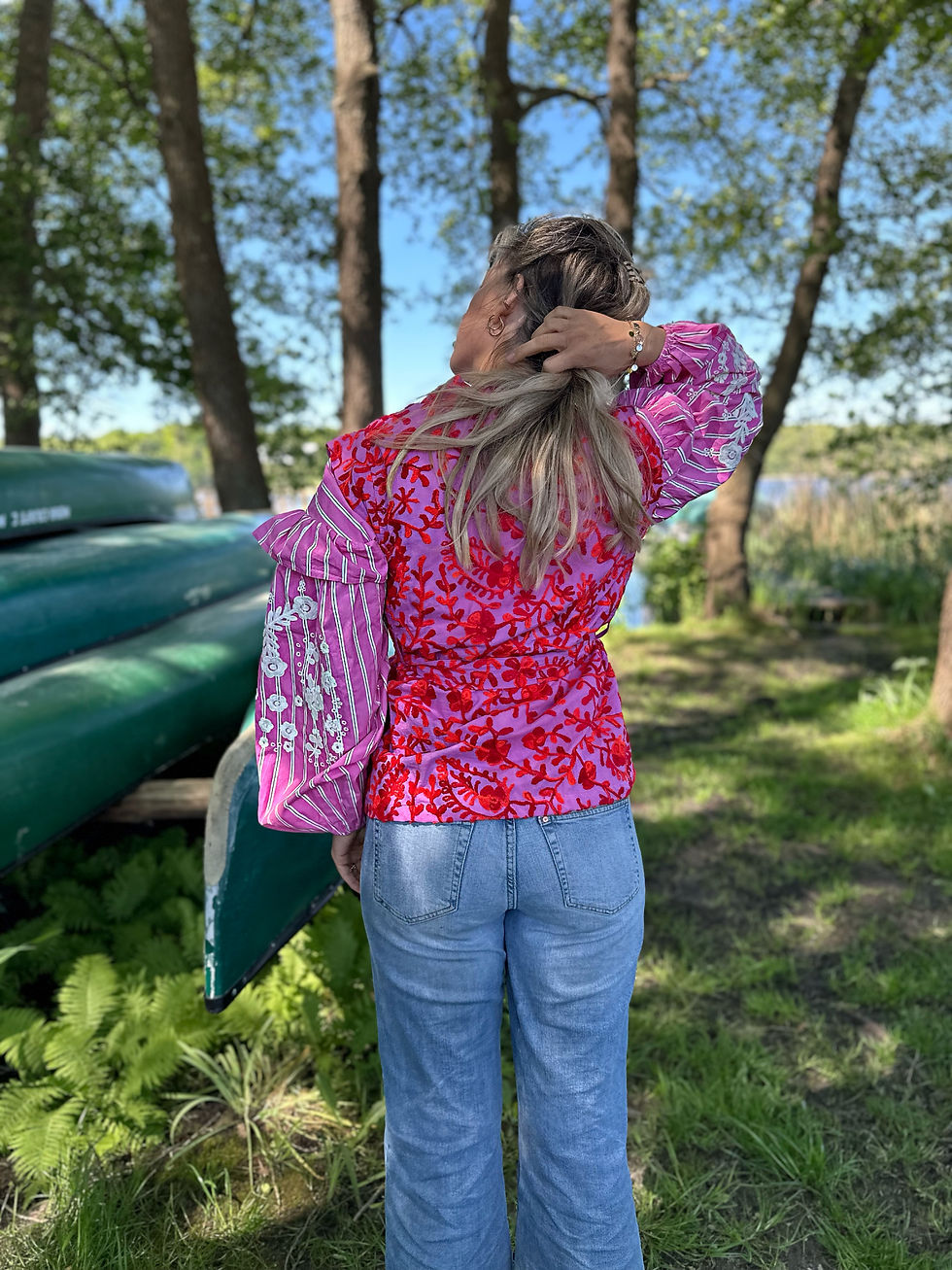Miniaturbild: Fauna Suzanti Vest