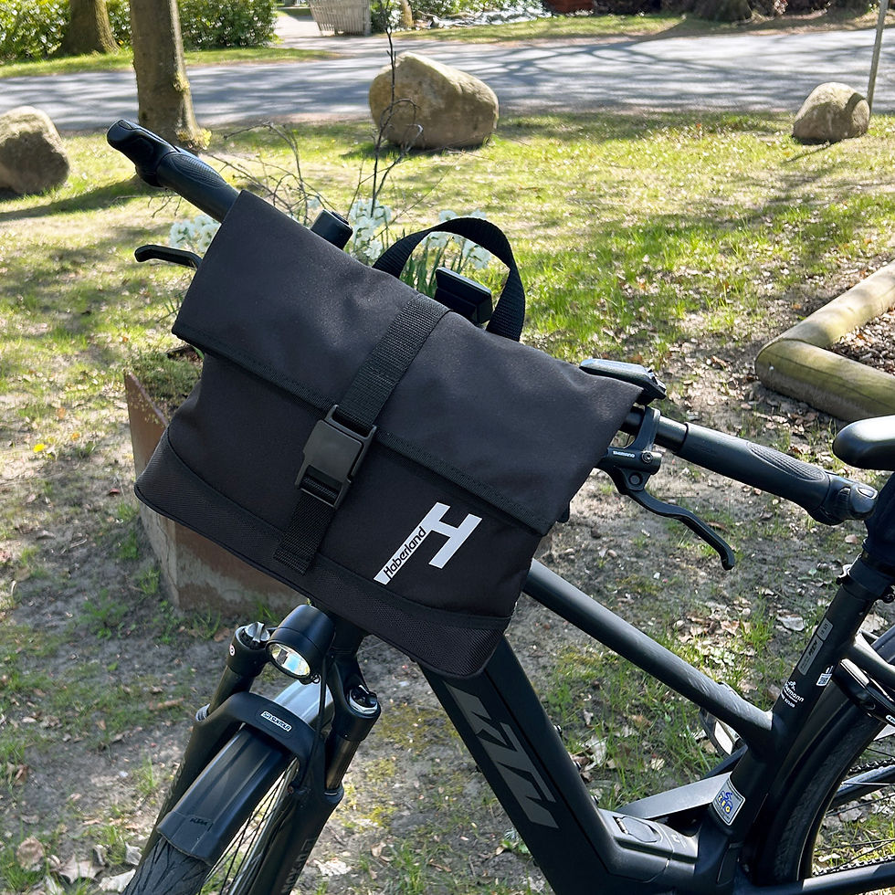 Lenkertasche Mel eMotion schwarz/reflex 6 Liter II. Wahl, am Fahrradlenker in der Natur