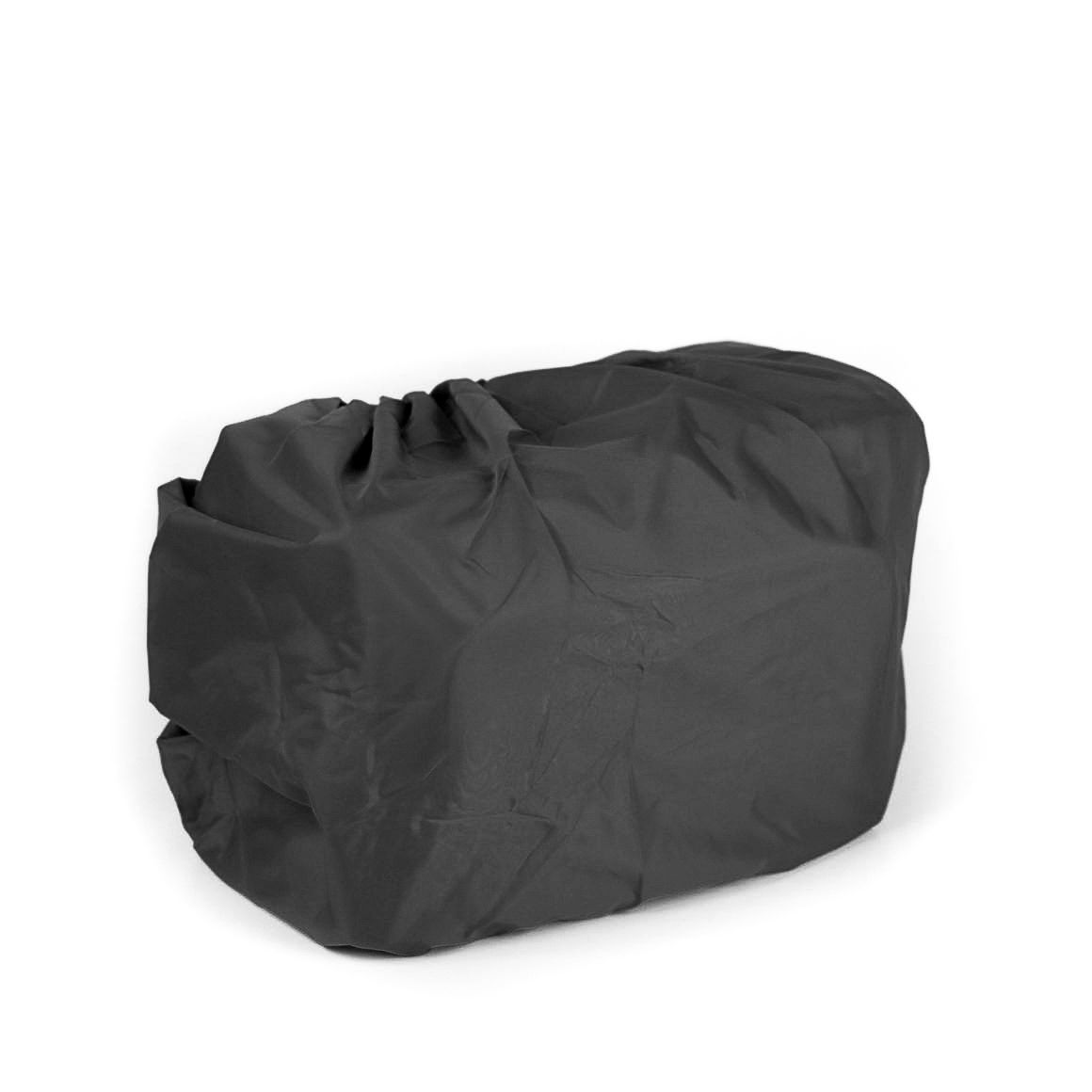 Regenschutz für Fahrradtasche schwarz, über Lenkertasche gezogen
