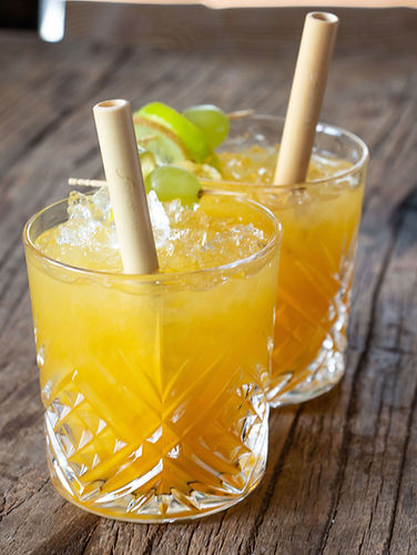 Cocktaïl avec paille en bambou badabambou