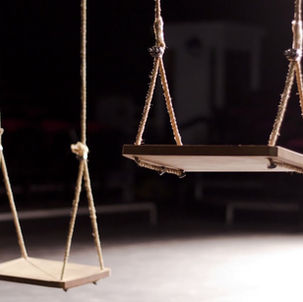 Tehlikeli Oyunlar / Ekşi Gülümseme