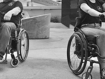 Beberapa pasal dalam UU Cipta Kerja dianggap diskriminatif kepada penyandang disabilitas. (Wikimedia Commons).