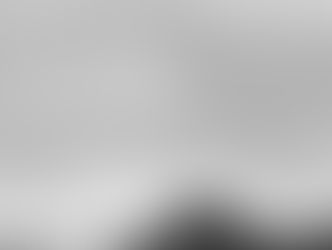 Pendaratan pasukan terjun payung Jerman-Nazi di polder Tedingerbroek, Belanda. Pendudukan Jerman membuat banyak orang Ambon di sana melawan, termasuk Victor Makatita. (Nationaal Archief)