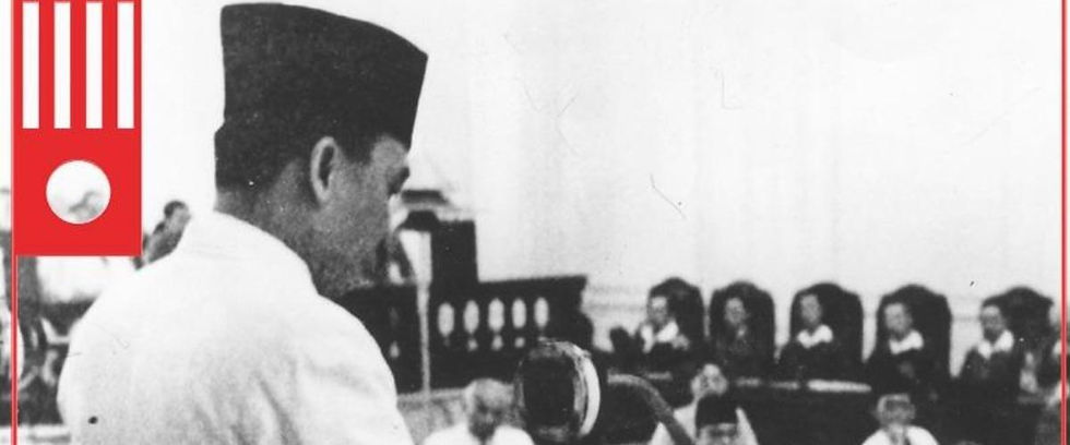 Sukarno menyampaikan pidato dalam sidang BPUPKI di Jakarta, 1 Juni 1945. (ANRI).