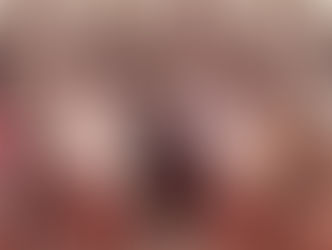 Maria Ullfah (berkebaya cokelat baris depan ketiga dari kanan) bersama anggota Kowani usai bertemu Ibu Tien Soeharto di Istana Merdeka Jakarta. Foto: Dok. keluarga Maria Ullfah.