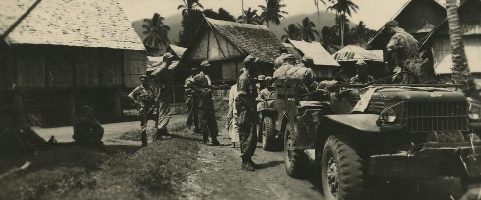 Ilustrasi tentara Belanda memasuki perkampungan sipil di Indonesia (NIMH)