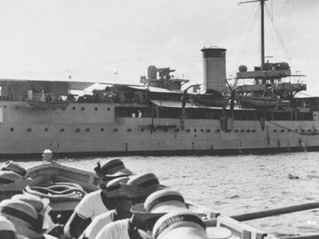Kapal De Zeven Provincien setelah diperbaiki dan dikenal dengan nama “Surabaya”. (gahetna.nl).